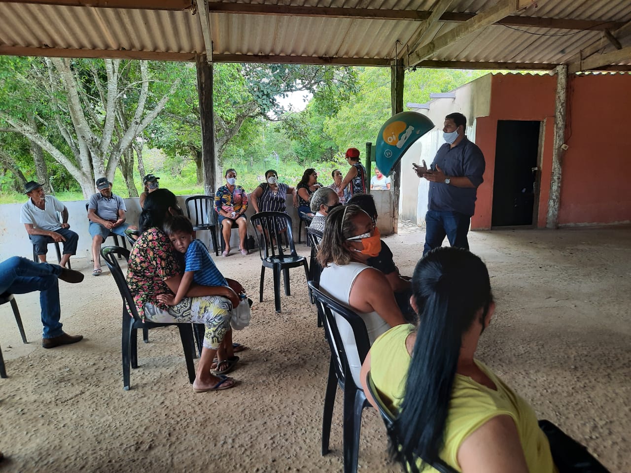 Treinamento: Palestra sobre manejo do solo e água para produtores da região dos Assentamentos, na cidade de Cocalzinho